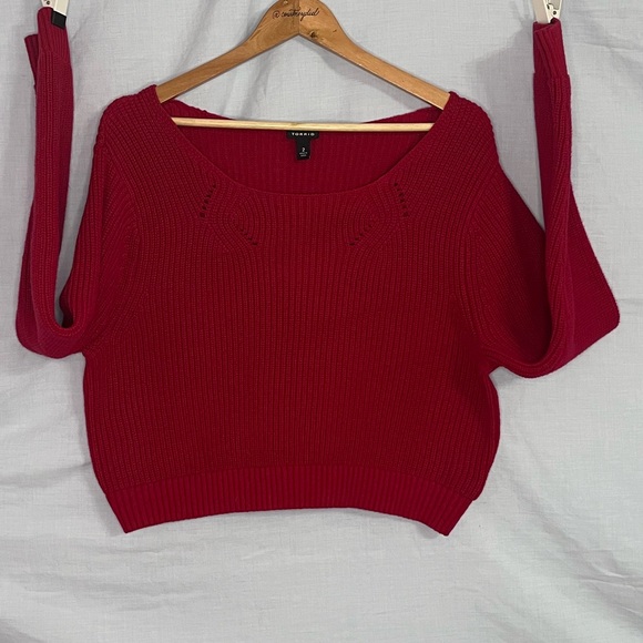 Torrid 'Jester Red' Ribbed Semi-Cropped Pullover Sweater in Size 2 (2X | 18/20) - Picture 3 of 16